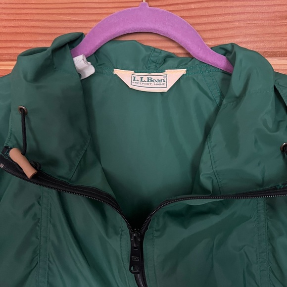 Green Windbreaker Jacket - Picture 3 of 4